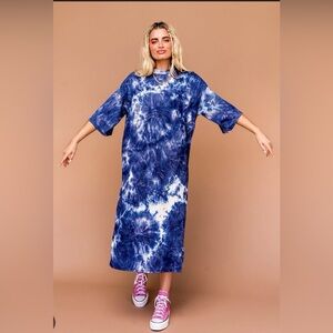 Dressed in LALA Navy Tie-Dye Midi Dress